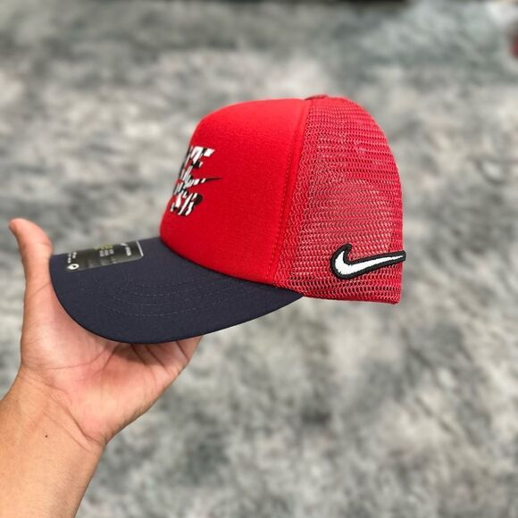 Nike Red and Black Women's Hat - Picture 3 of 4
